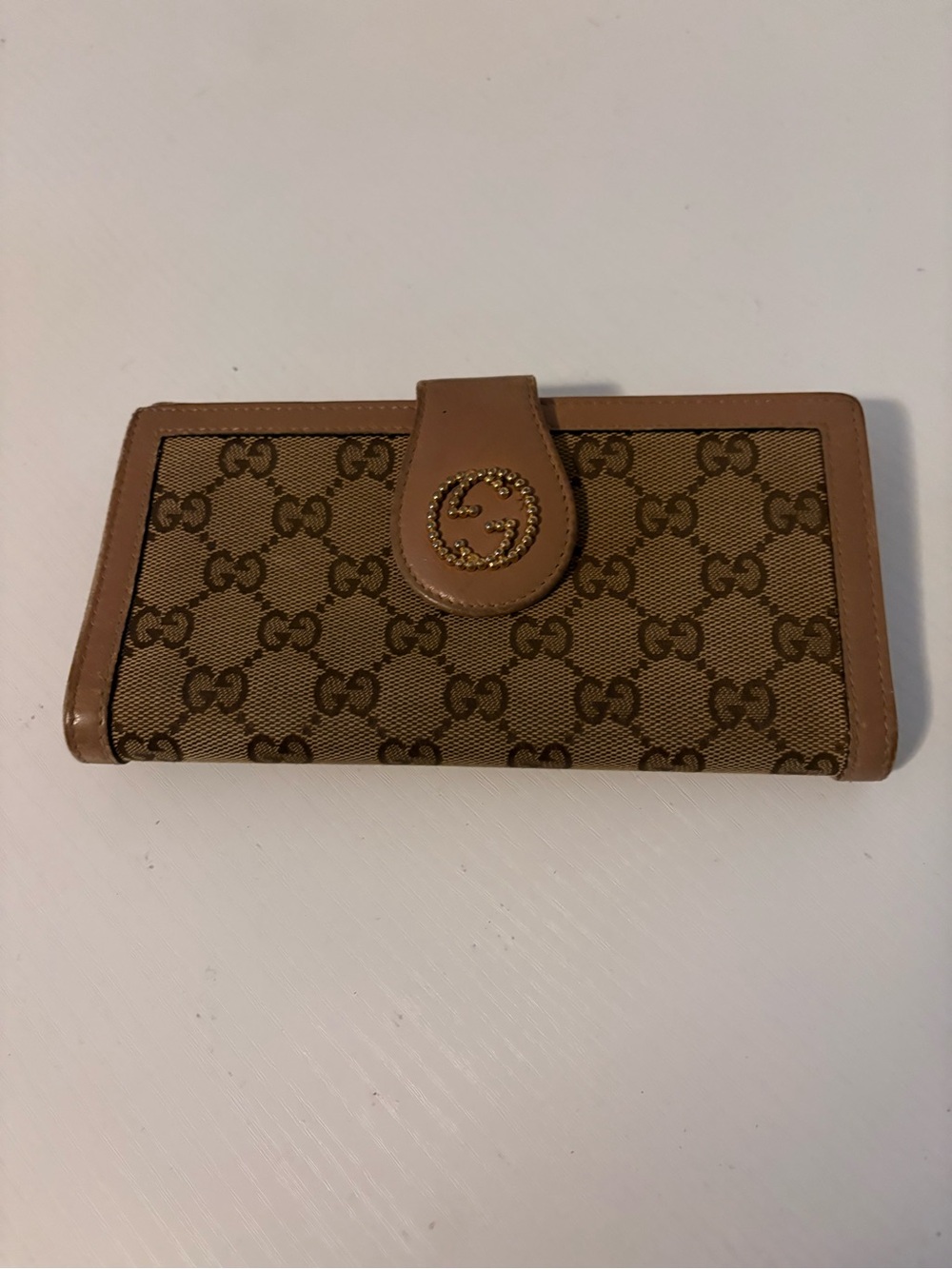 Gucci Beige Brown GG Canvas Continental Wallet with Tan Trim in good condition.